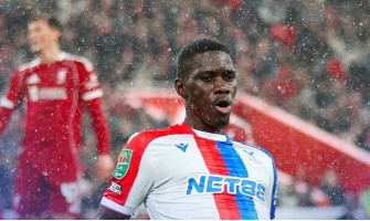 Sarr transforma-se em Ronaldo, conquistando Anfield